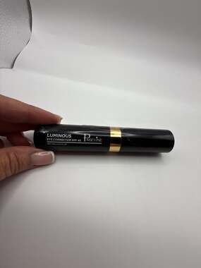 Page Vine Luminous Eye Corrector SPF 45